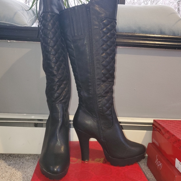 Boots - Picture 3 of 5